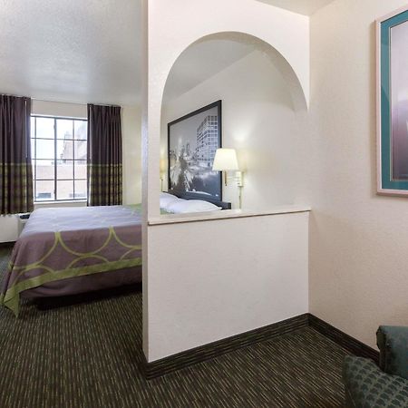 מלון Super 8 By Wyndham Tulsa/Downtown/East מראה חיצוני תמונה
