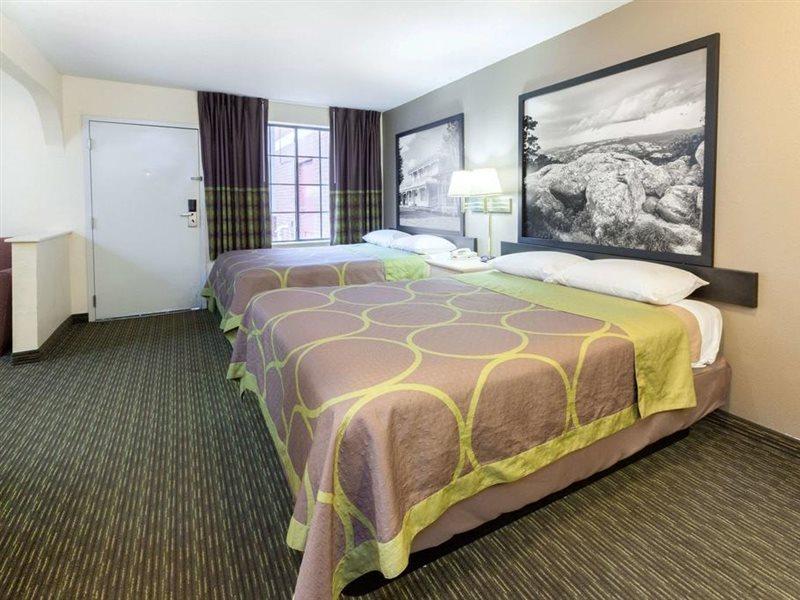 מלון Super 8 By Wyndham Tulsa/Downtown/East מראה חיצוני תמונה