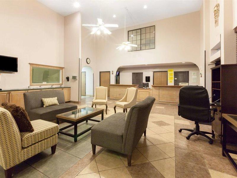 מלון Super 8 By Wyndham Tulsa/Downtown/East מראה חיצוני תמונה