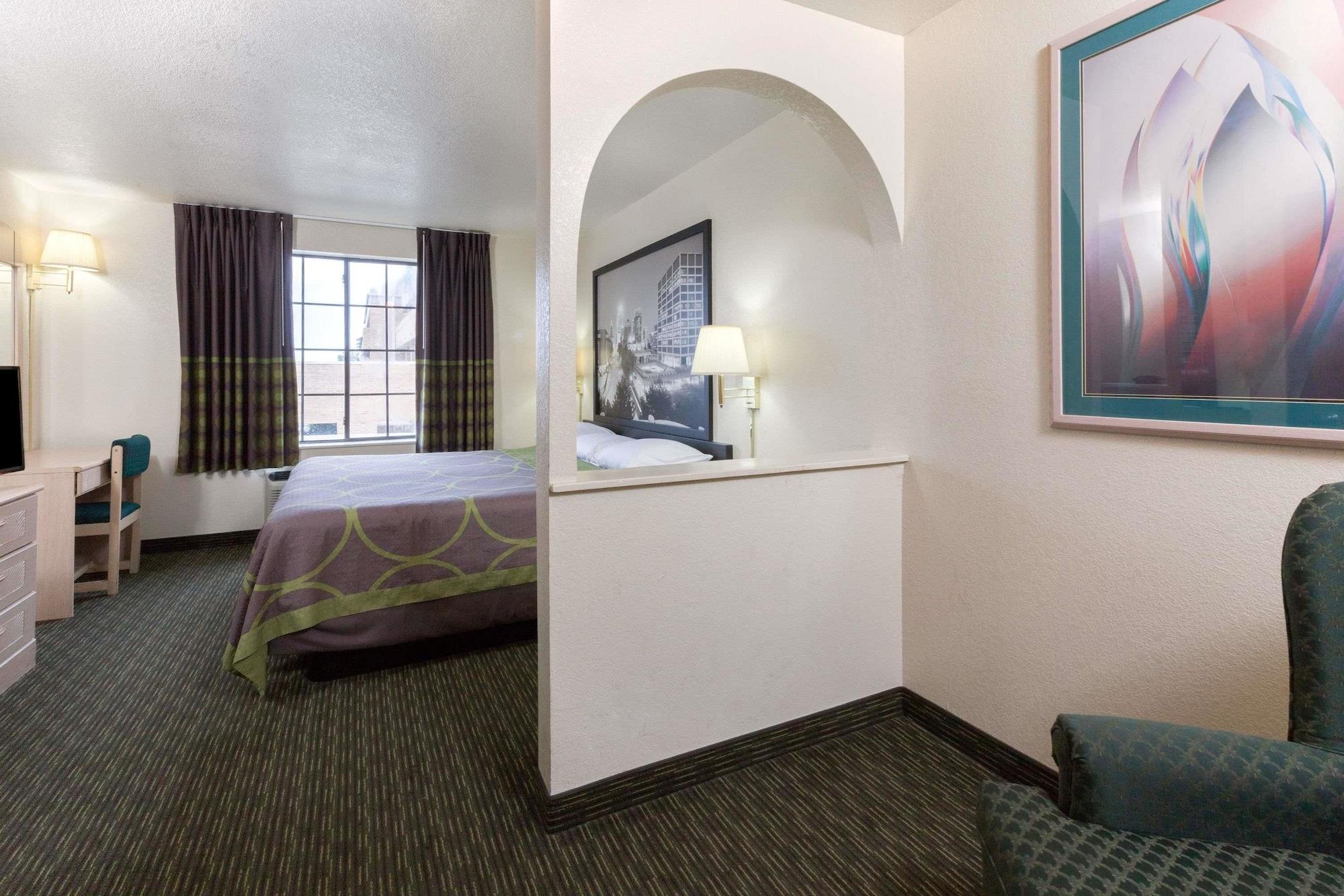 מלון Super 8 By Wyndham Tulsa/Downtown/East מראה חיצוני תמונה