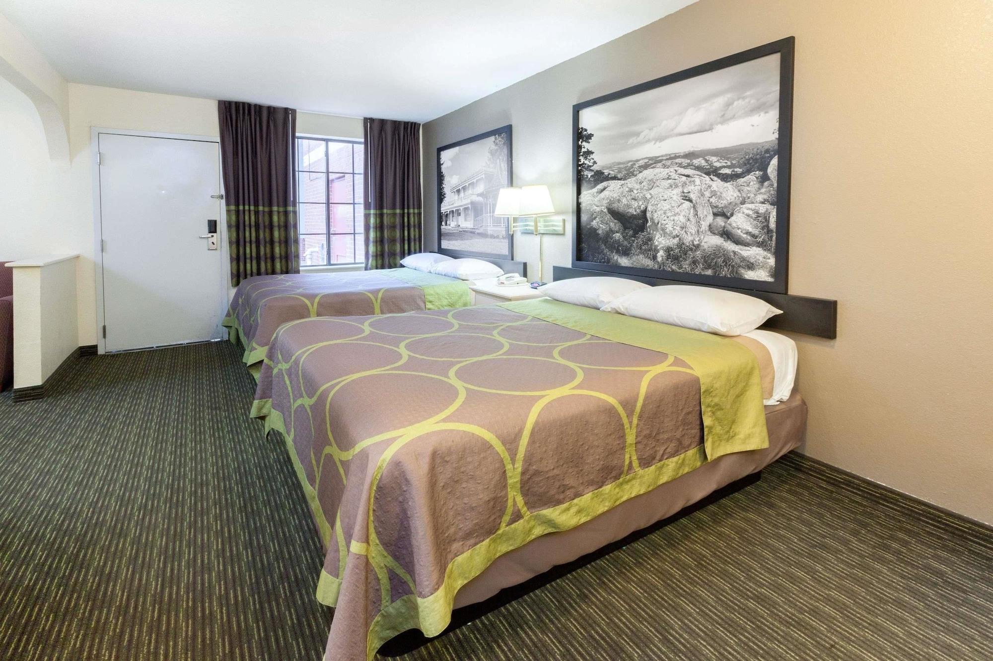 מלון Super 8 By Wyndham Tulsa/Downtown/East מראה חיצוני תמונה