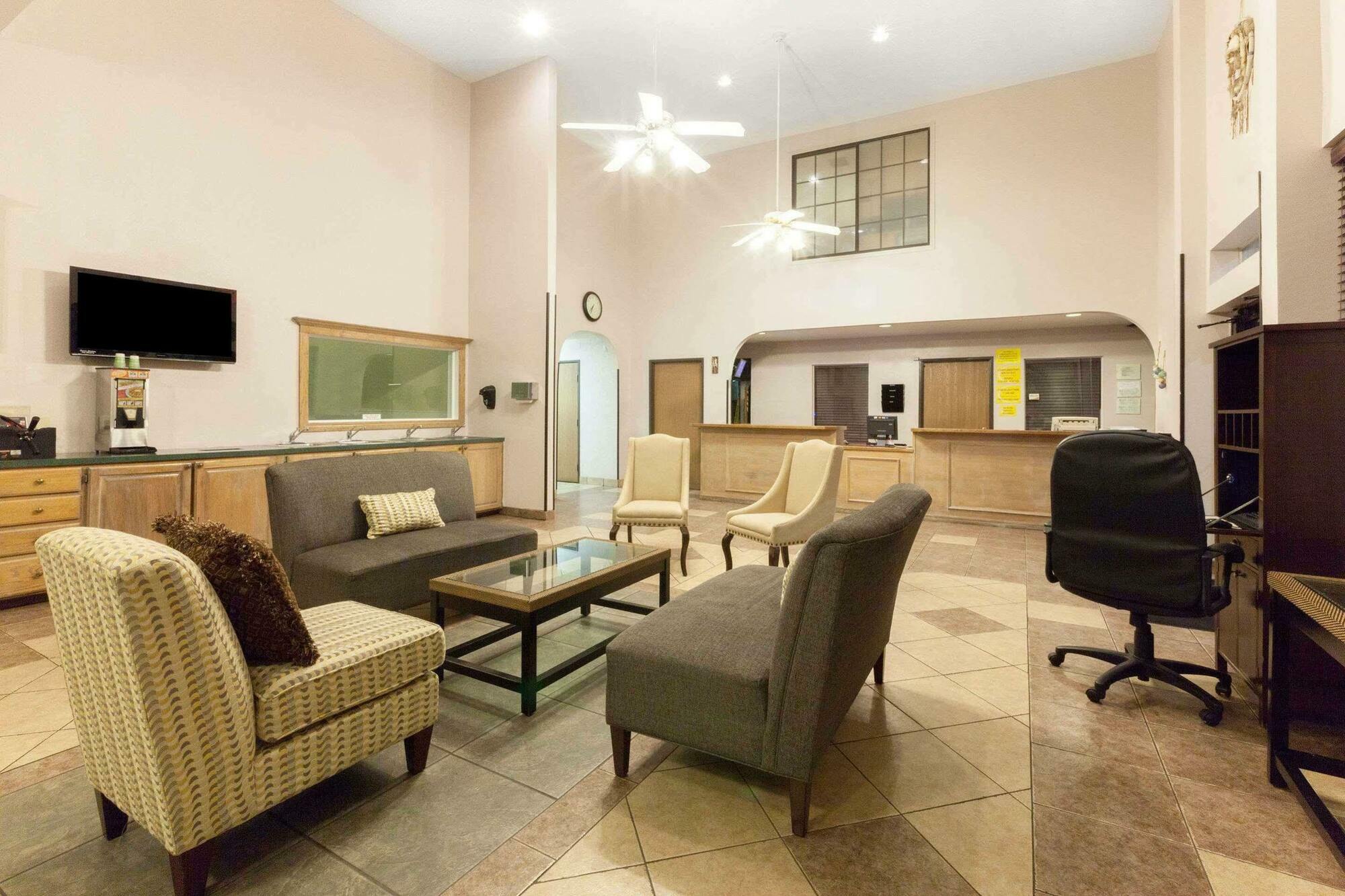 מלון Super 8 By Wyndham Tulsa/Downtown/East מראה חיצוני תמונה